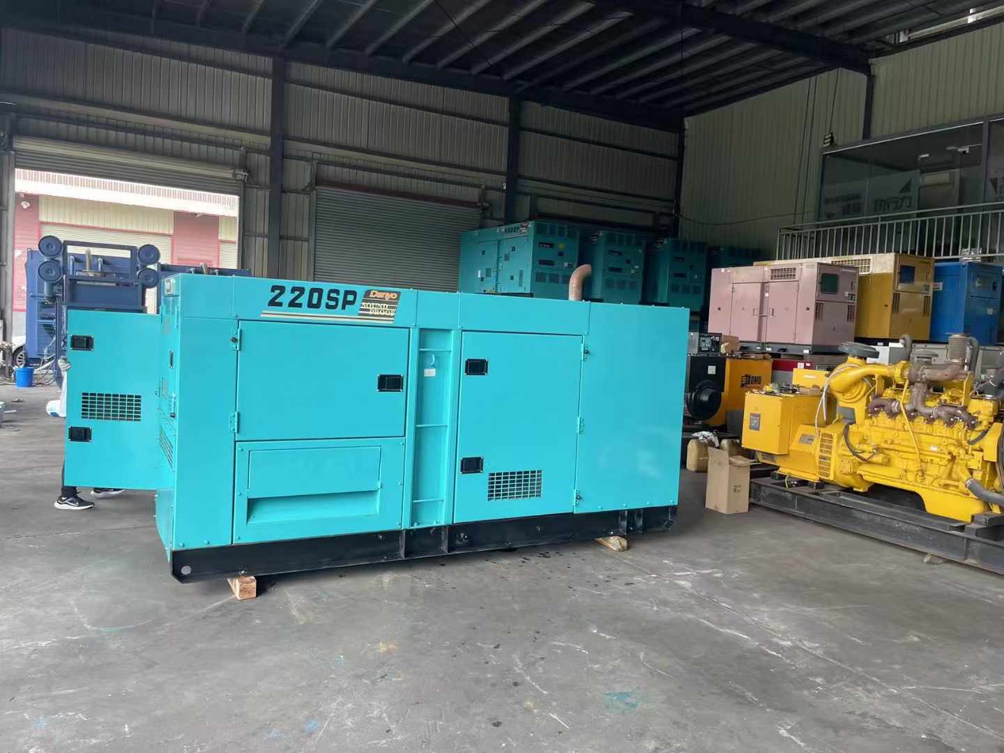 七星800kW 柴油发电机的输出电流波动范围是多少？