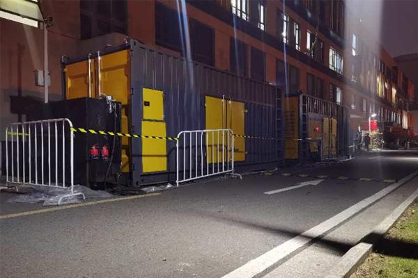 七星柴油发电机组的输出电压是如何调节的？