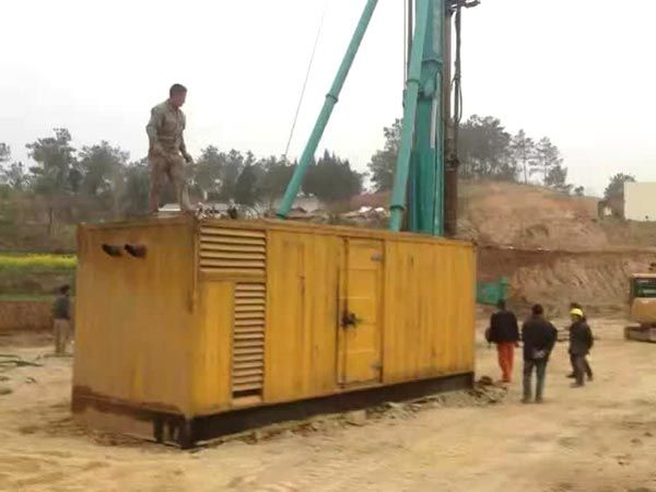 七星如何判断水冷式机油散热器密封件是否需要更换？